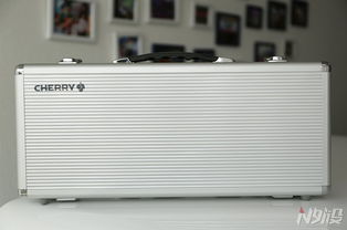 全球僅存兩把的傳奇 黃金版Cherry MX Board 6.0，外設收藏界的圣杯